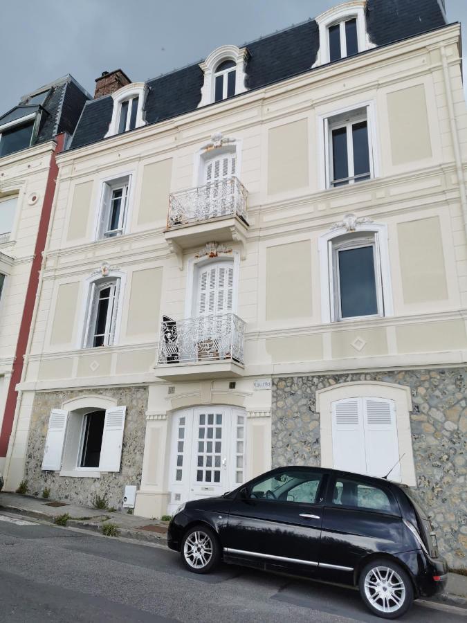 Appartamento Les Pieds Dans L'Eau Trouville-sur-Mer Esterno foto
